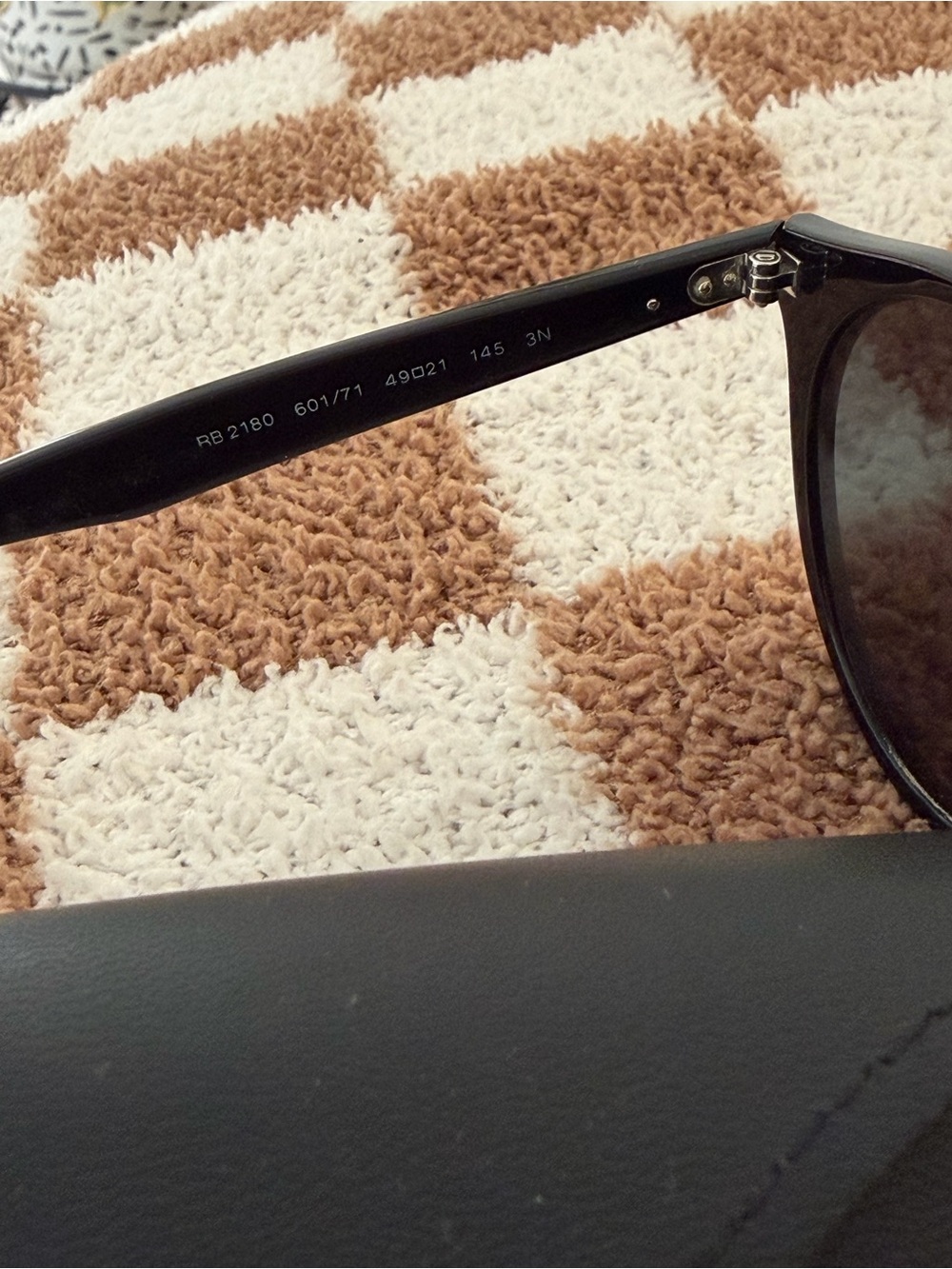 Ray-Ban Black Round Frame Sunglasses - Picture 4 of 6
